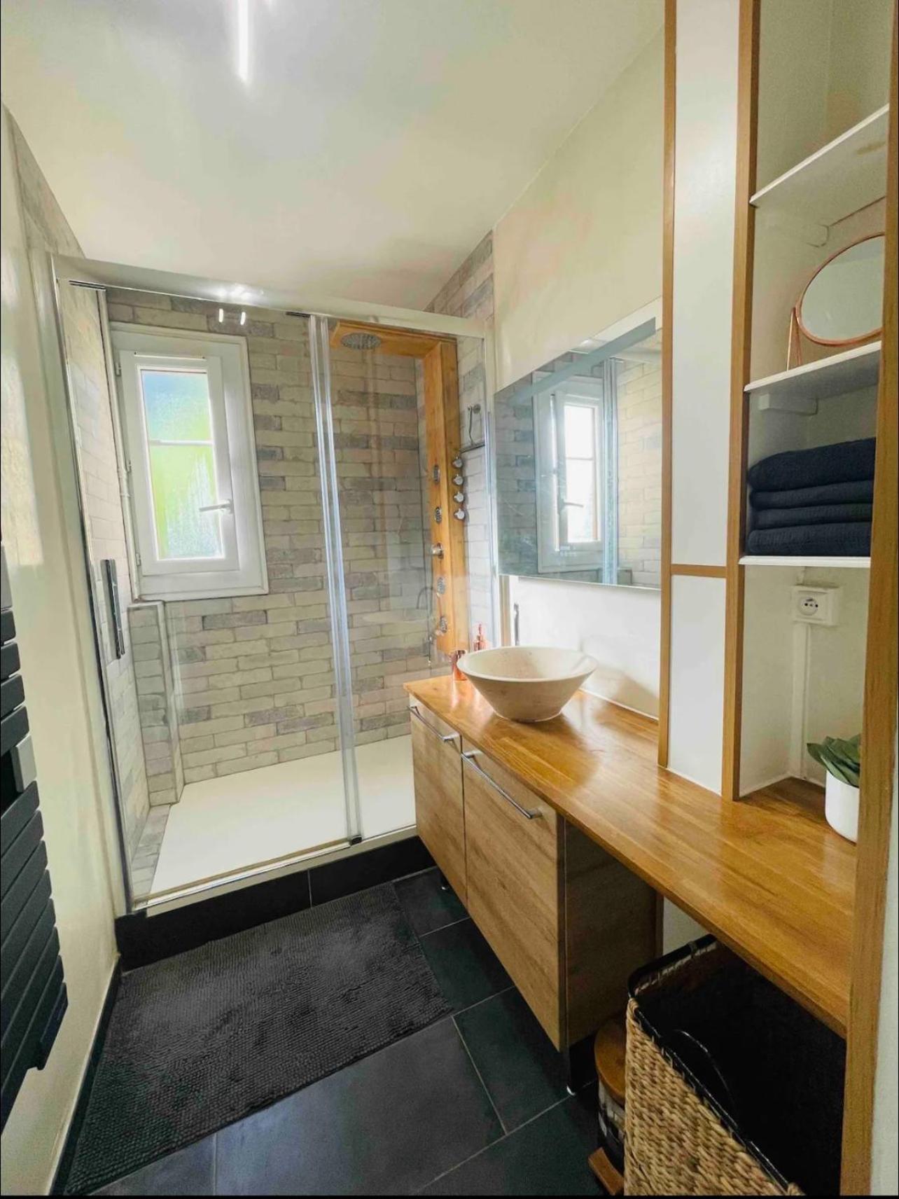 Modern 2 Bedroom Apartment Near Paris Metro, Giant Flat Screen Tv 85 Inches, Balcony, Free Parking Ivry-sur-Seine Buitenkant foto