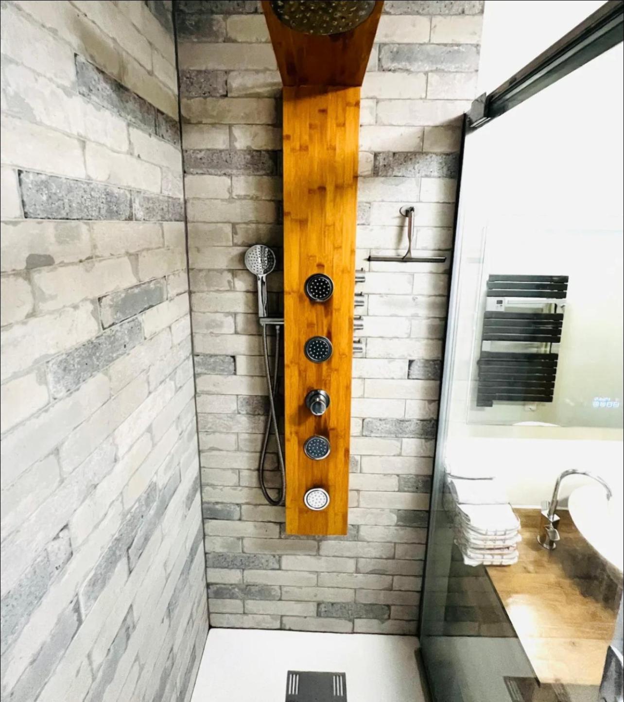 Modern 2 Bedroom Apartment Near Paris Metro, Giant Flat Screen Tv 85 Inches, Balcony, Free Parking Ivry-sur-Seine Buitenkant foto
